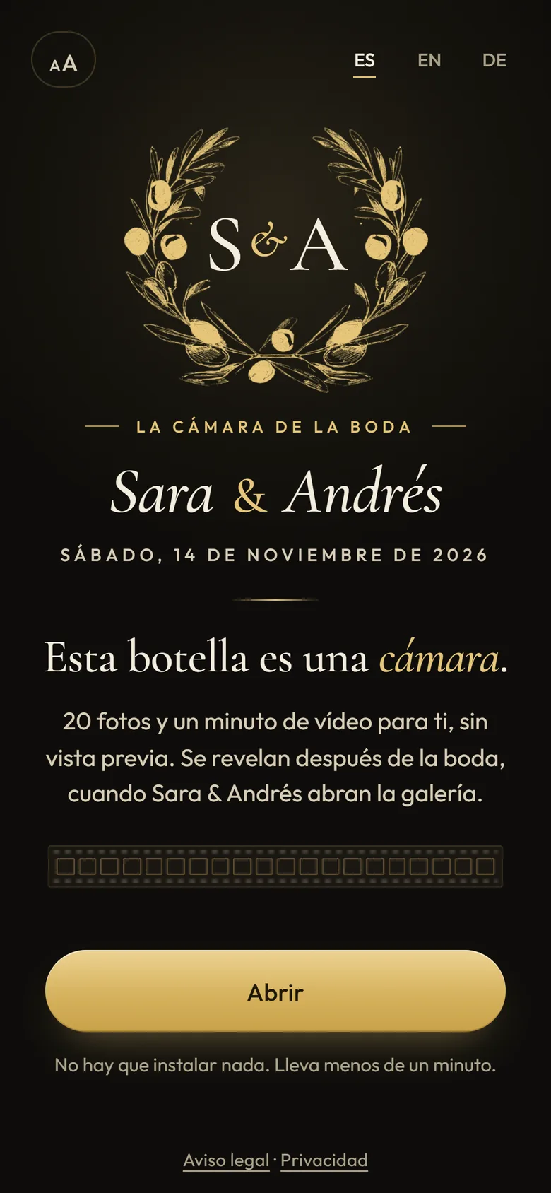 Pantalla del móvil con la invitación de Sara y Andrés