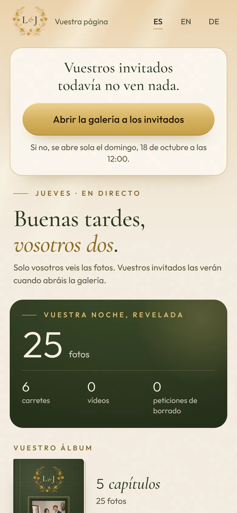 Página de los novios con el botón para abrir la galería a los invitados